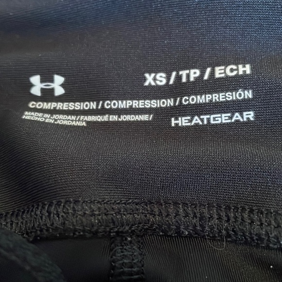 Under Armour Compression Capris - Picture 2 of 5